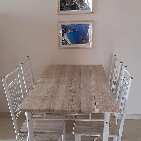 Apartman Tasias *